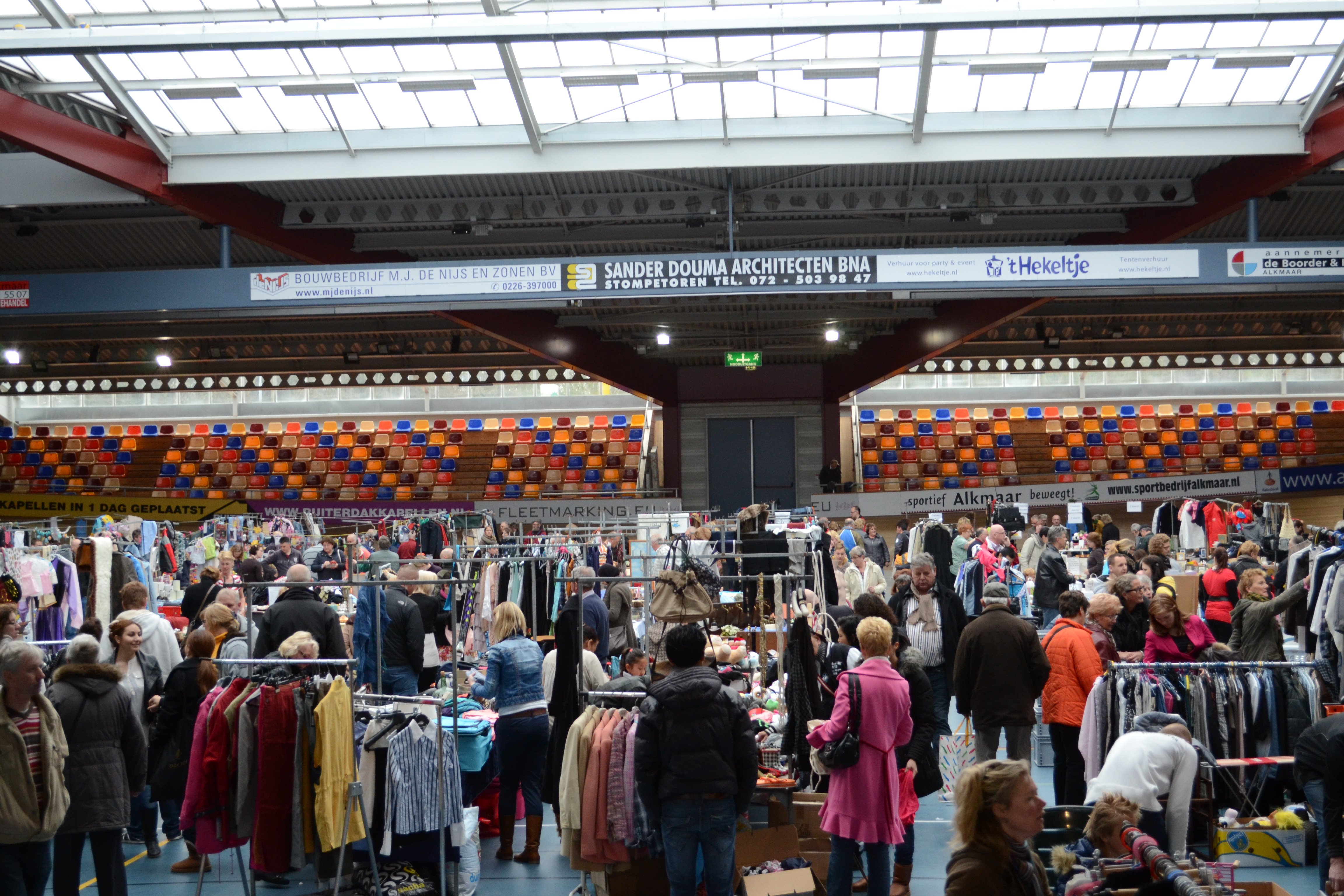 Gigantisch grote rommelmarkt