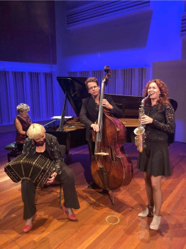 Trio Tangata & Aubrey Snell - Van Piazzolla Tot Bach