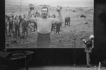 “R.I.P. Bits and Pieces” door Hans Dagelet en YAN