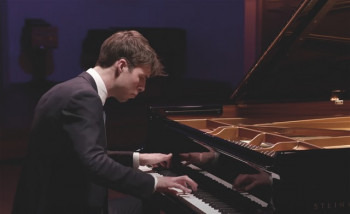 Pianist Abel Hox met 'Variaties en preludes'