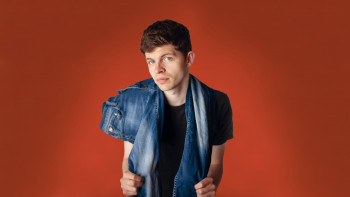 Droogkomisch cabaret met Thjum Arts