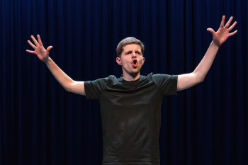 Droogkomisch cabaret met Thjum