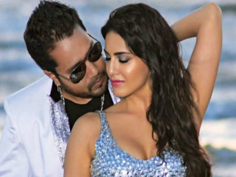 Mika Singh & Sunny Leone