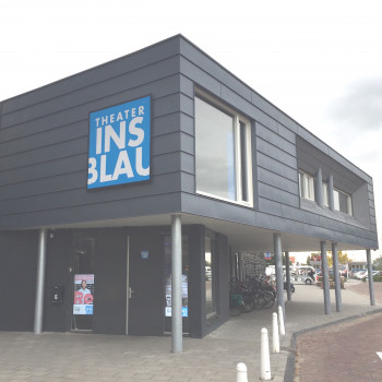 Theater Ins Blau