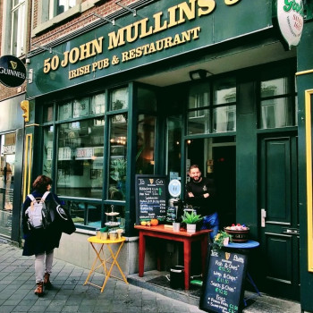 John Mullins Irish Pub & Restaurant